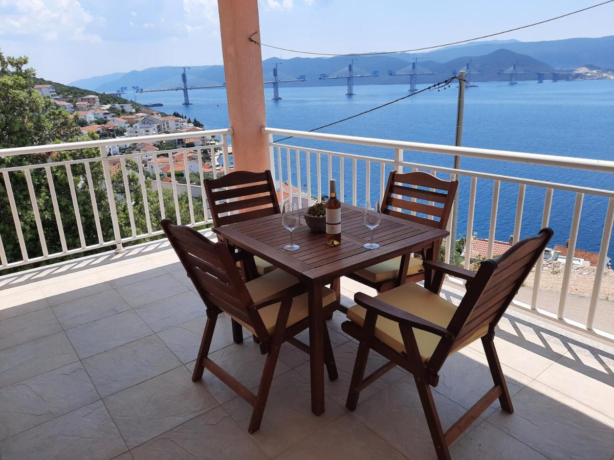 Bella Vista Apartment Комарна Екстериор снимка