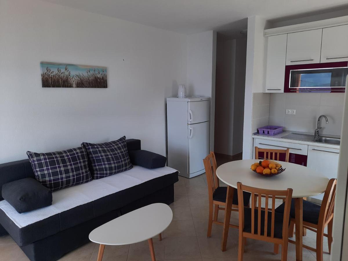 Bella Vista Apartment Комарна Екстериор снимка
