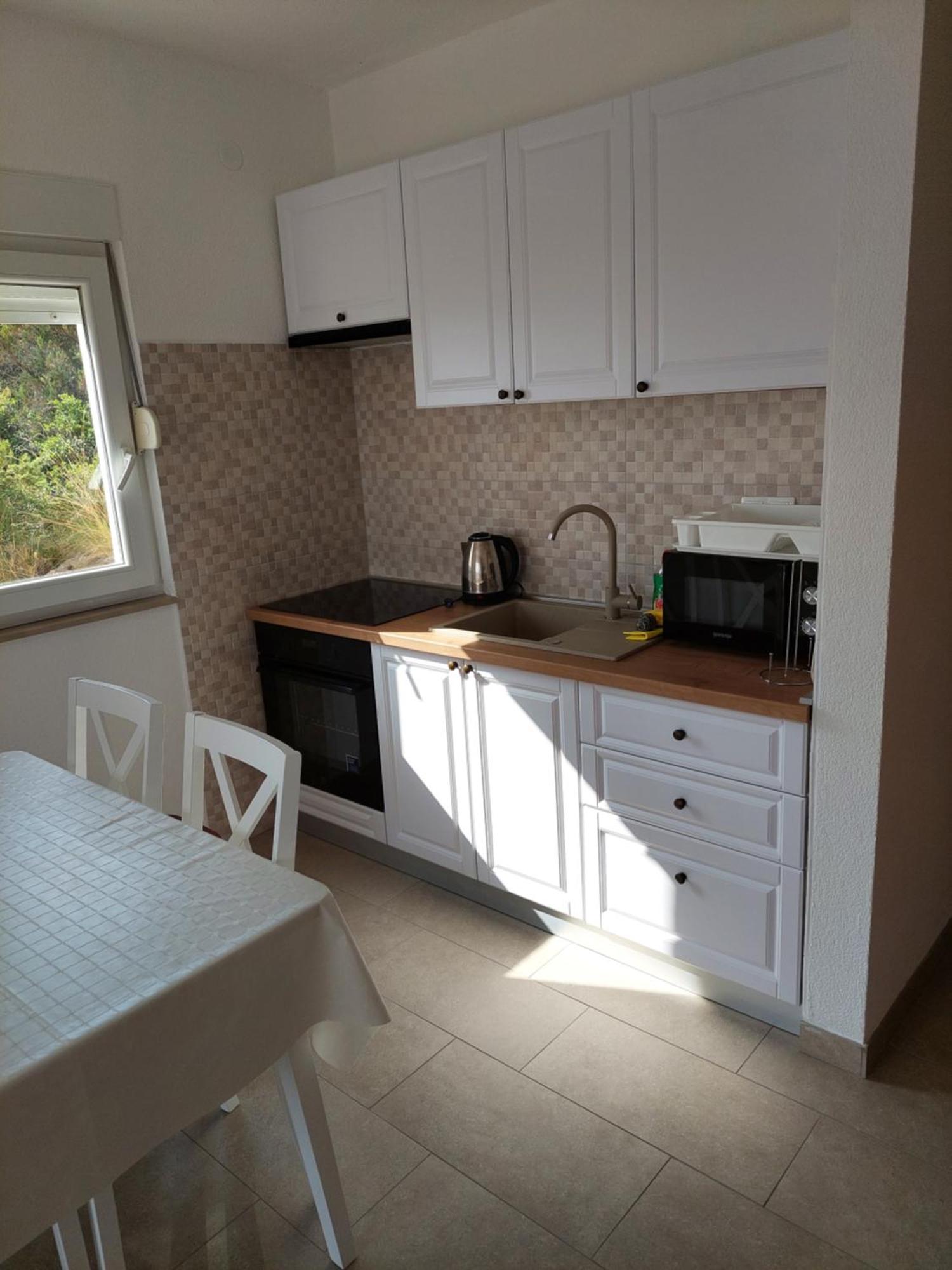 Bella Vista Apartment Комарна Екстериор снимка