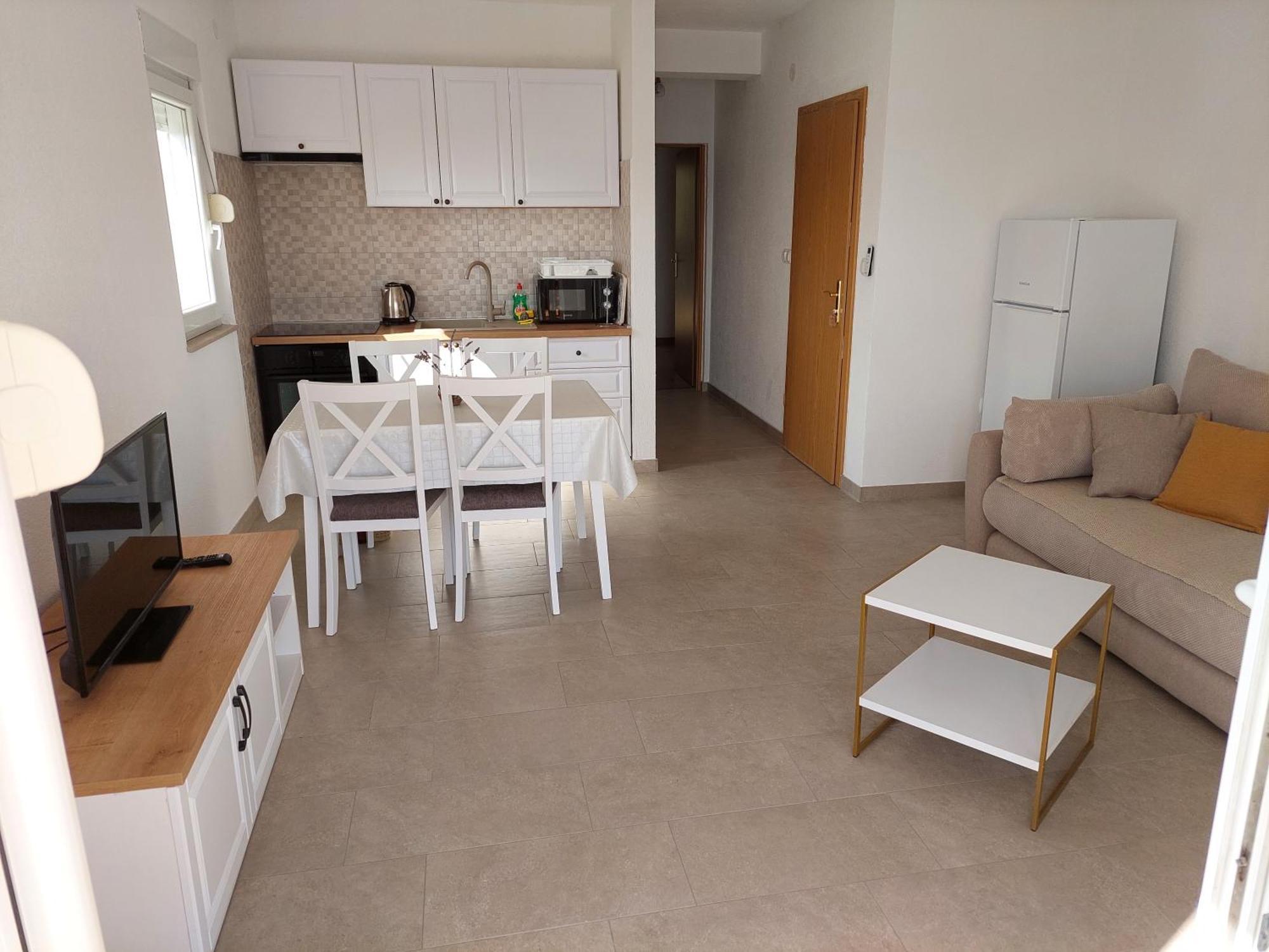 Bella Vista Apartment Комарна Екстериор снимка